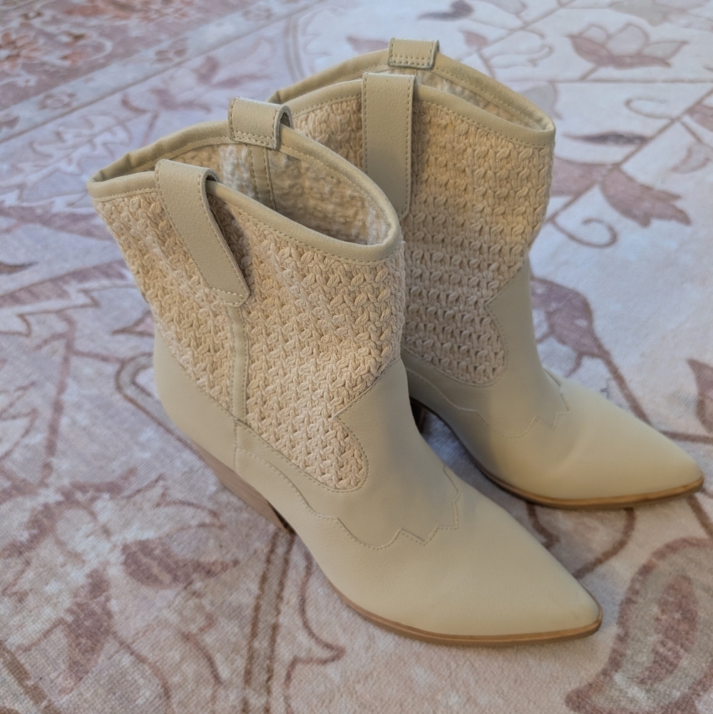 Size 8 Dolce Vita Lacie Western Boot in ivory with a woven upper. - Picture 5 of 8